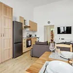 Beautiful 1 Bedroom In Charlottenburg Daire