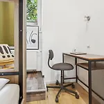 Beautiful 1 Bedroom In Charlottenburg Daire